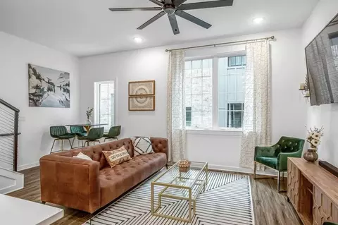 738 Douglas Ave, Nashville, TN 37207