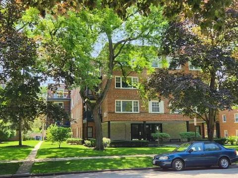 2620 Central St, Evanston, IL 60201