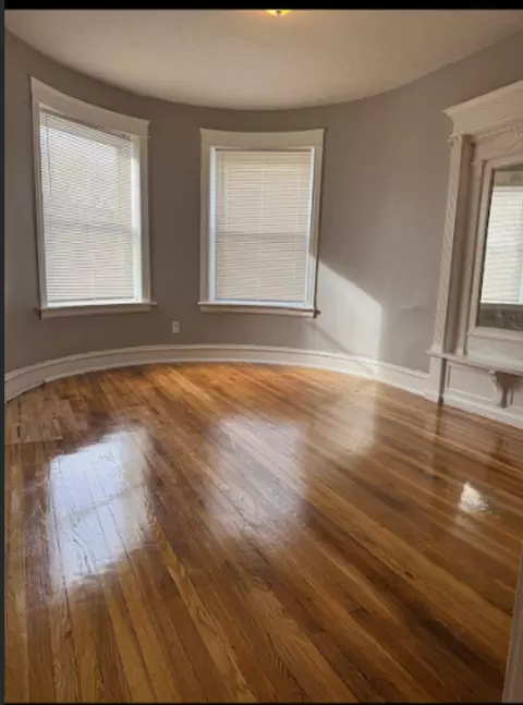 6039 S Prairie Ave, Chicago, IL 60637
