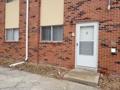 1511 Thomas Dr, Bellevue, NE 68005