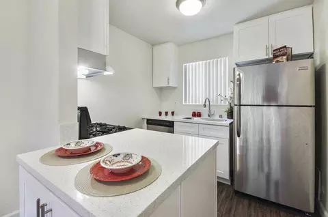 10140 Sepulveda Blvd, Mission Hills, CA 91345