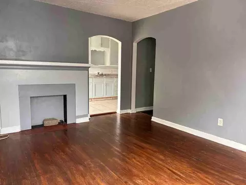 810 N Glendale St, Wichita, KS 67208