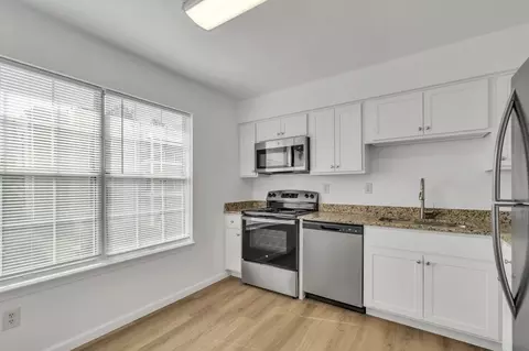 524 Aylesbury Dr, Virginia Beach, VA 23462