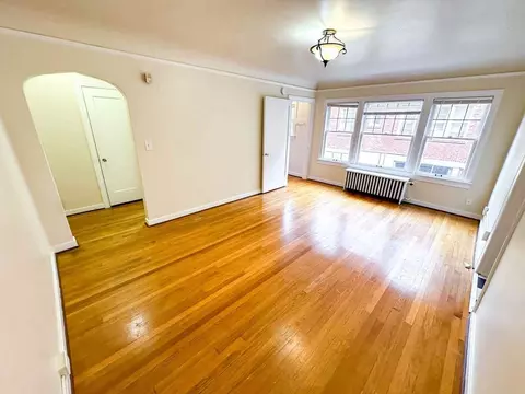 409 10th Ave E, Seattle, WA 98102