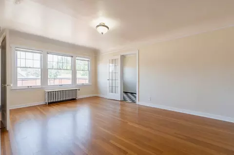 409 10th Ave E, Seattle, WA 98102