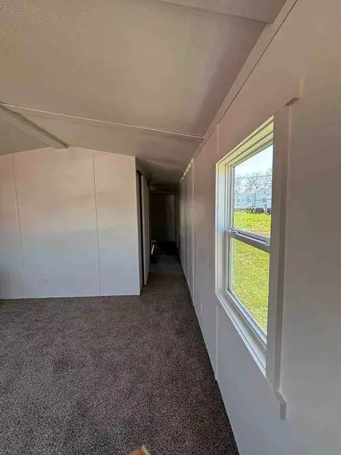 503 E Main St, Greenwood, MO 64034