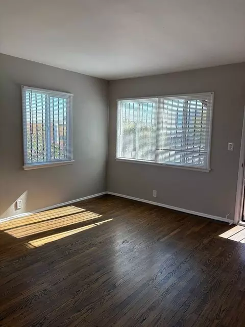 7411 S Hoover St, Los Angeles, CA 90044
