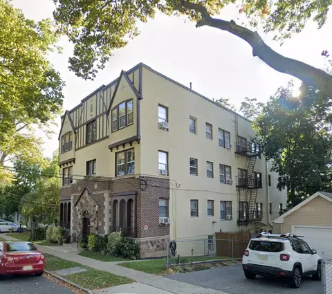 10 Hasbrouck Ave, Hasbrouck Heights, NJ 07604