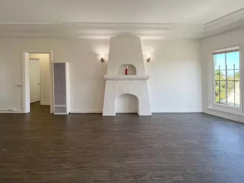 1735 E 10th St, Long Beach, CA 90813