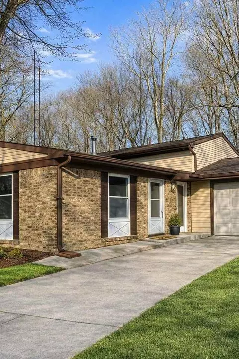 112 Dunderry Ln, Toledo, OH 43615
