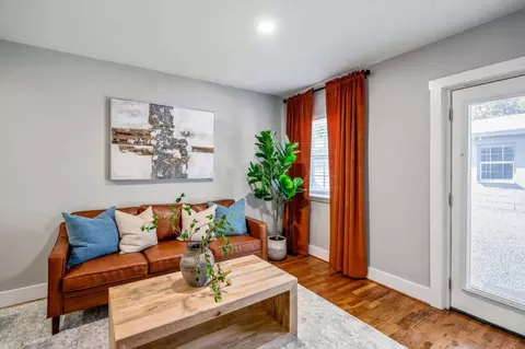 4952 Polk St, Houston, TX 77023