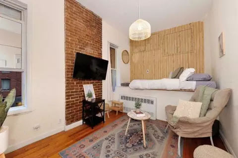 200 E 11th St, New York, NY 10003