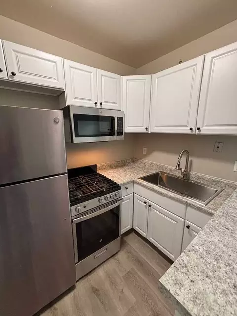 116 Oak Grove St, Minneapolis, MN 55403