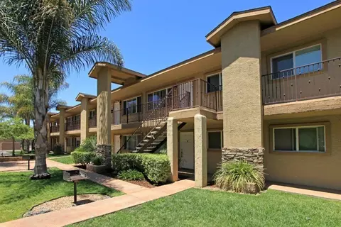 549 Graves Ave, El Cajon, CA 92020 photo 4