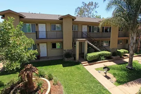 549 Graves Ave, El Cajon, CA 92020 photo 12