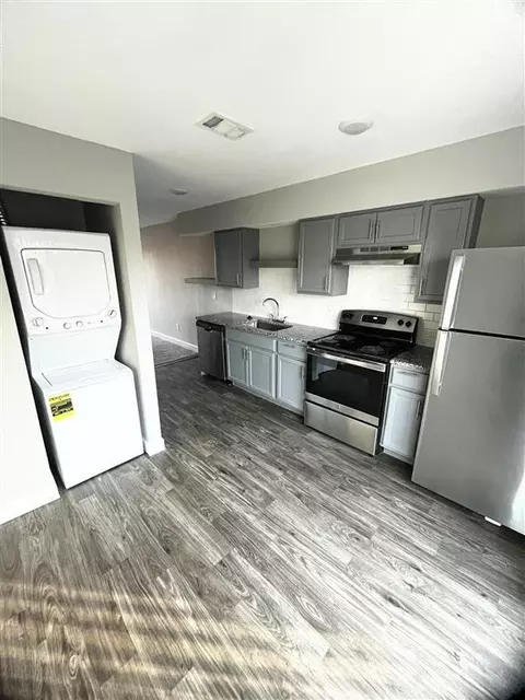 414 Hillside Dr, Independence, MO 64050