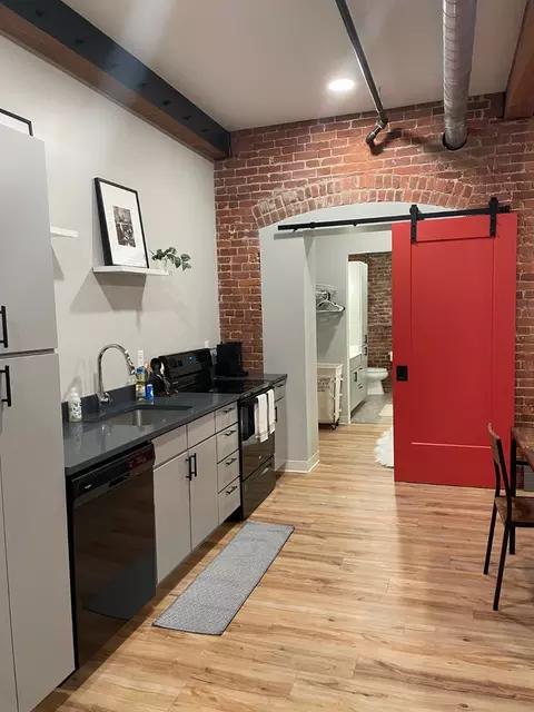 252 Willow St, Manchester, NH 03103