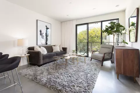 11830 Courtleigh Dr, Los Angeles, CA 90066
