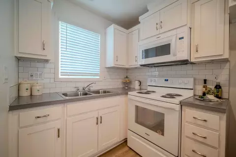 331 Avocado St, Costa Mesa, CA 92627