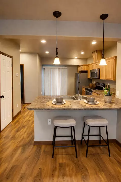907 W Cherry Ave, Selah, WA 98942