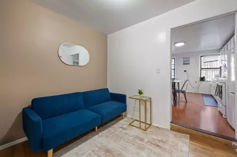 200 E 11th St, New York, NY 10003