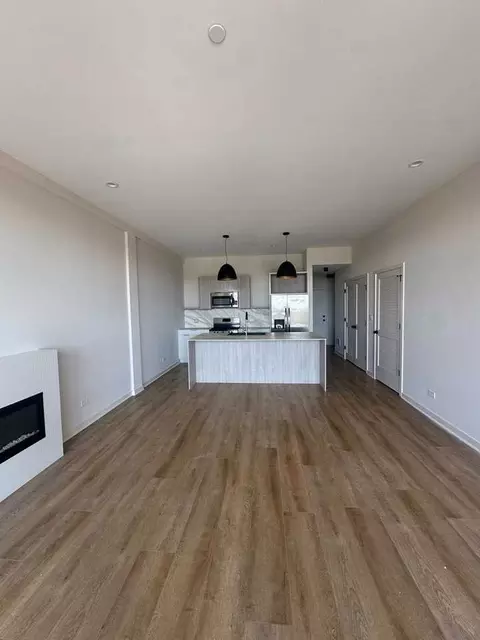 3207 N Narragansett Ave 6340 W Belmont Ave #3207-3207, Chicago, IL 60634