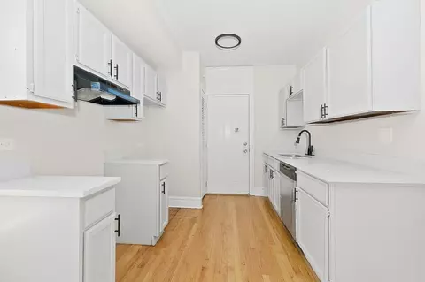 9848 S Walden Pkwy, Chicago, IL 60643