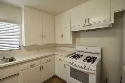 4334 Mammoth Ave, Los Angeles, CA 91423 photo 6