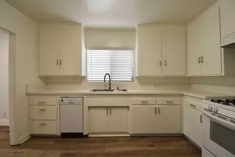 4334 Mammoth Ave, Los Angeles, CA 91423 photo 4