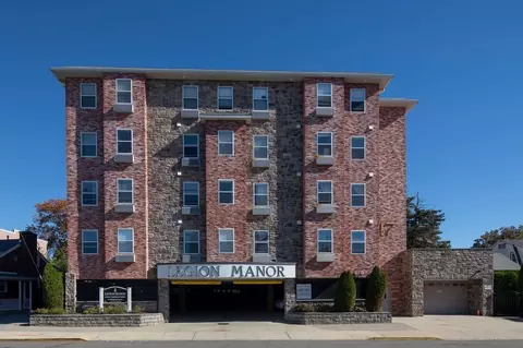 47 Legion Dr, Bergenfield, NJ 07621