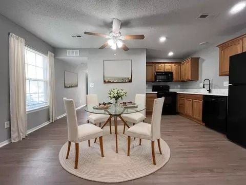10501 E 46th St, Kansas City, MO 64133