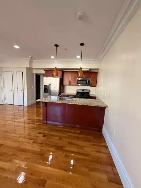77 46th St, Weehawken, NJ 07086