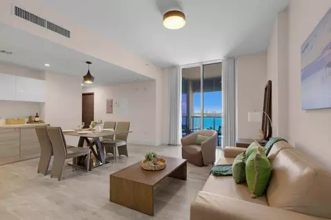 777 N Ocean Dr, Hollywood, FL 33019