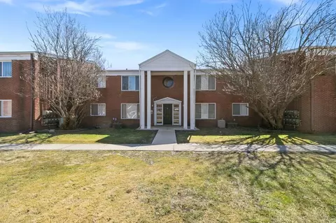 14374 E 9 Mile Rd, Warren, MI 48089