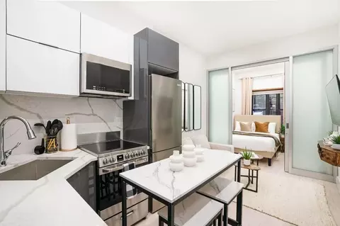 E 78th St, New York, NY 10075