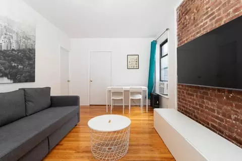 200 E 11th St, New York, NY 10003