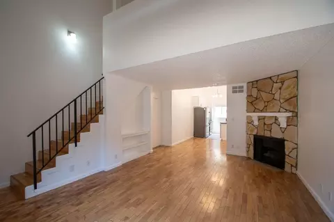 11045 La Maida St, Los Angeles, CA 91601