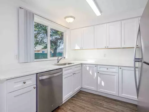 2710 NE Division St, Gresham, OR 97030