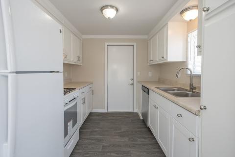 1300 Palmetto Ave, Pacifica, CA 94044