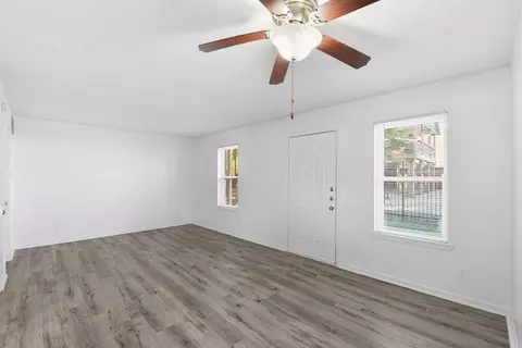 1521 Sherwood Forest St, Houston, TX 77043 photo 15