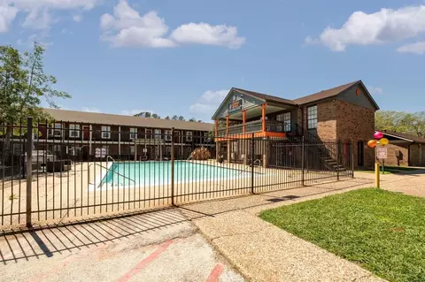 1521 Sherwood Forest St, Houston, TX 77043 photo 5