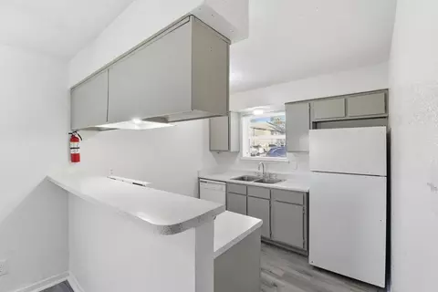 1521 Sherwood Forest St, Houston, TX 77043 photo 9