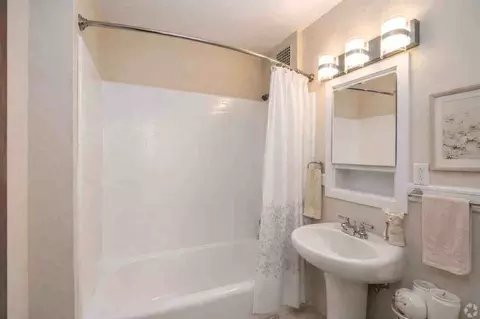 4337 15th Ave NE, Seattle, WA 98105 photo 32