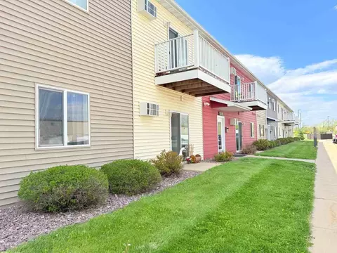 1875 W Pine St, Baraboo, WI 53913 photo 11