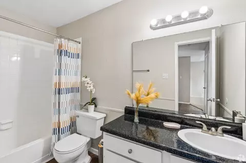 1111 Queens Rd, Pasadena, TX 77502