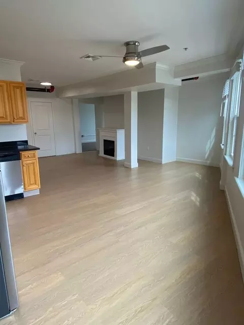 7 Marble St, Whitman, MA 02382