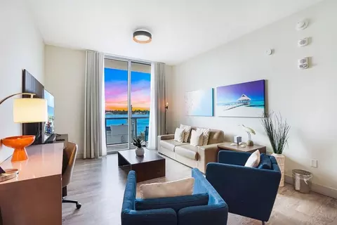N Ocean Dr, Hollywood, FL 33019 photo 2
