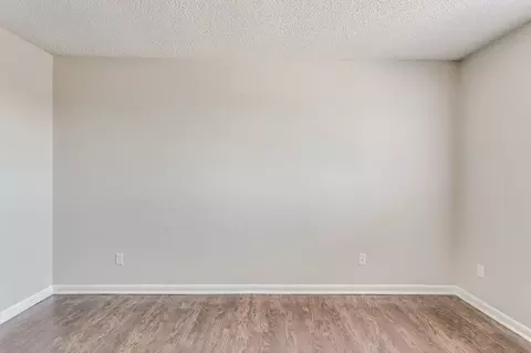 2400 N Nottingham Way, Moore, OK 73160