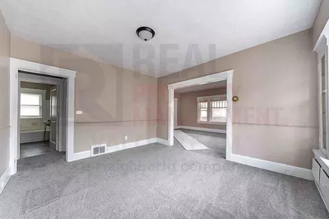 121 Logan St, Bedford, OH 44146