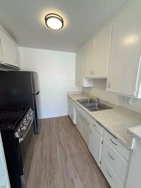 21809 Lanark St, Los Angeles, CA 91304